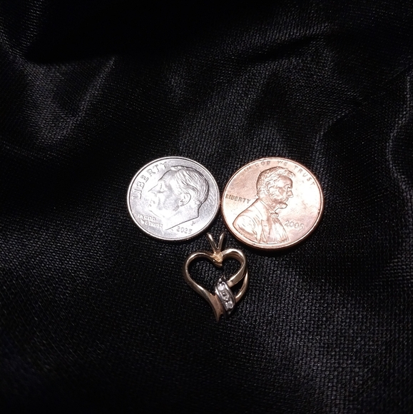 Solid 10k Gold Diamond Heart Pendant - Picture 5 of 9